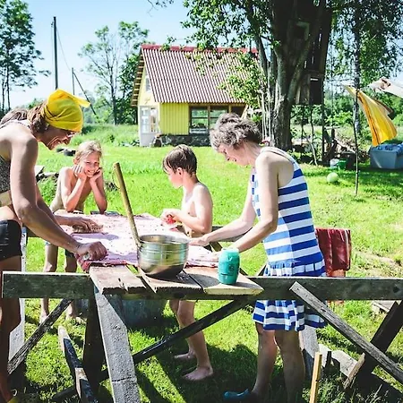Apartmán Oma Tiigi Ja Saunaga Suvemajake Soomaa Serval Kopu (Viljandimaa)
